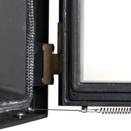 Self-closing system on Auréa doors