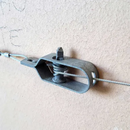 Detail: combustion chamber tensioner