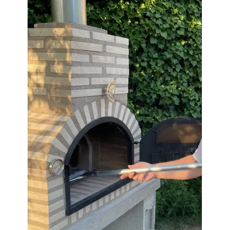 Photo of the oven in situ