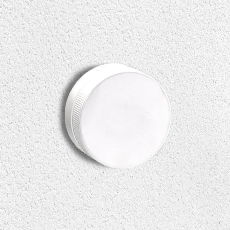 Aspecto estético tirador blanco instalado