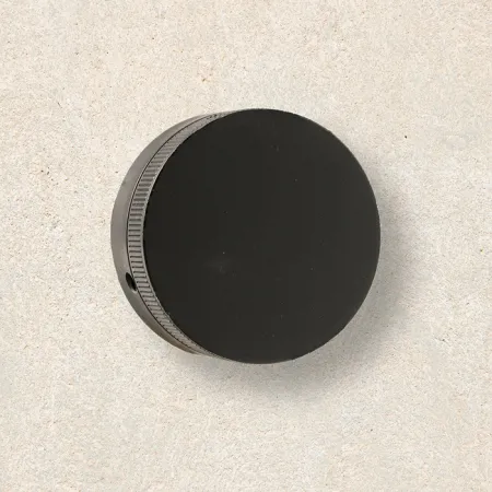 Appearance of the fitted black handle