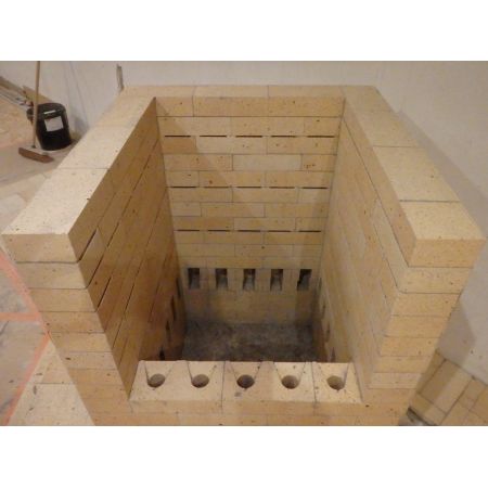 Brique réfractaire 220 x 110 x 90 mm sans injecteur - 2 trous - Mise en situation
